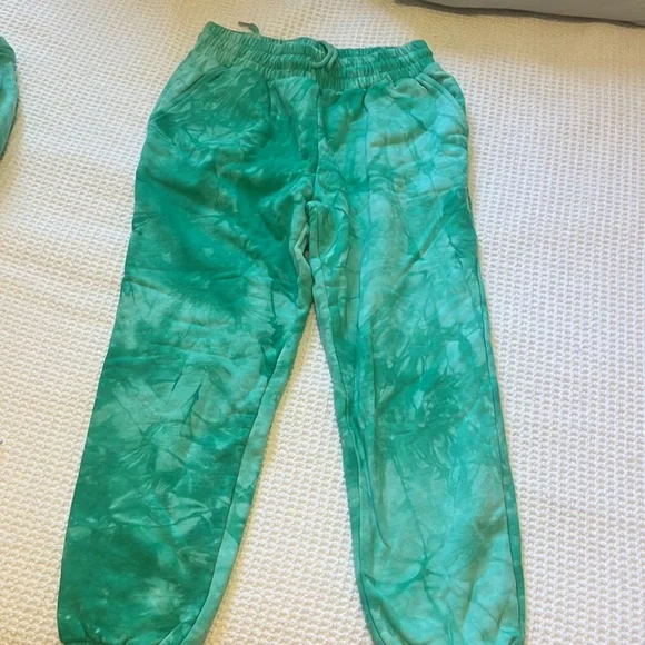 So cute but too small. Only worn once! - Picture 3 of 4